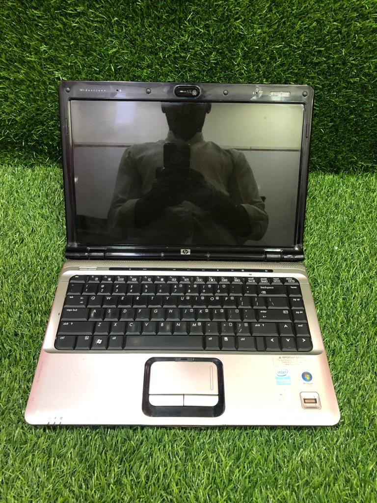 Hp Pavilion Dv5 Pentium 3 Gb Ram 250 Gb Hard Disk 14 inches Displas