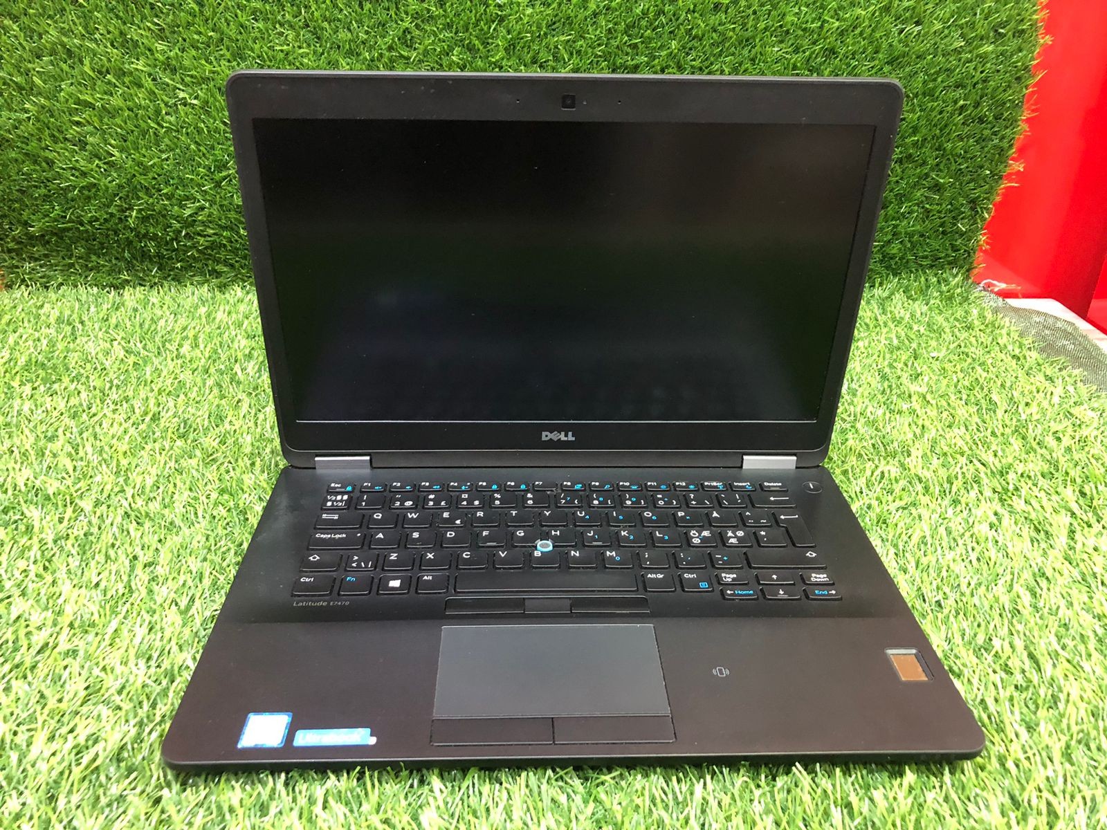 Dell Latitude 7470 i5 6th Generation 8 GB Ram 256 GB SSD 14 inches Display